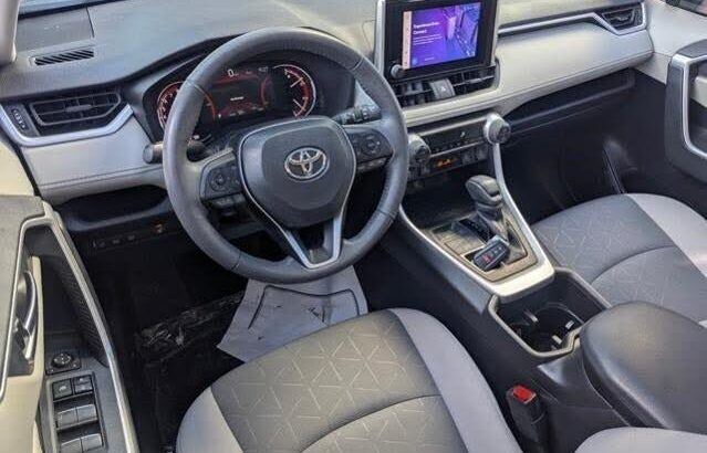 Selling My 2023 Toyota Rav 4 XLE AWD